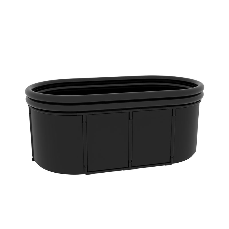 Didelis šaltos vonios baseinas, skirtas atsigauti raumenims