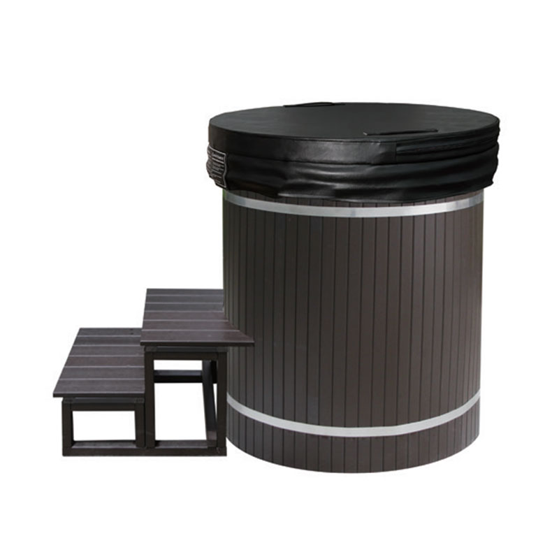 Medinė šalto vandens vonia