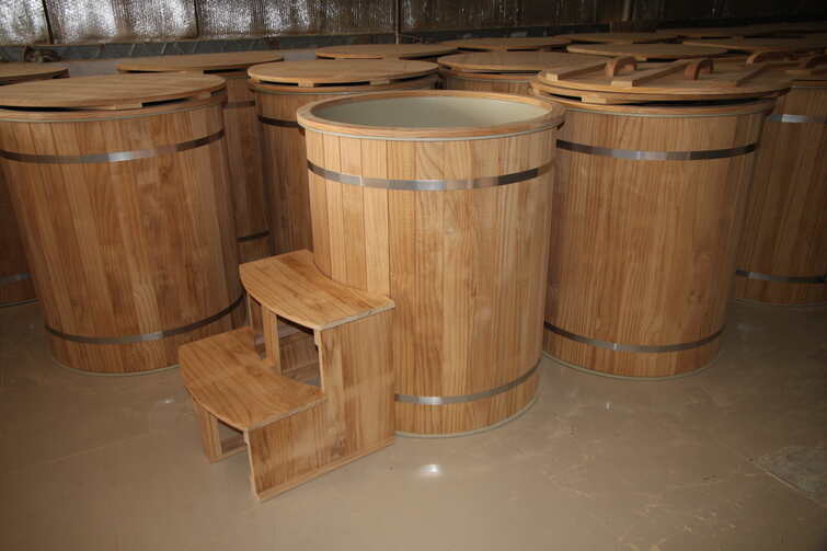 Thermo New Zealand Pine Ice Bath with PP Liner